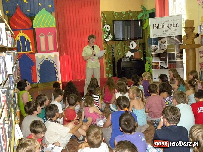 Zdjęcie w galerii na portalu naszraciborz.pl: Lato w bibliotece: W Persji i Babilonii wiadomości z regionu