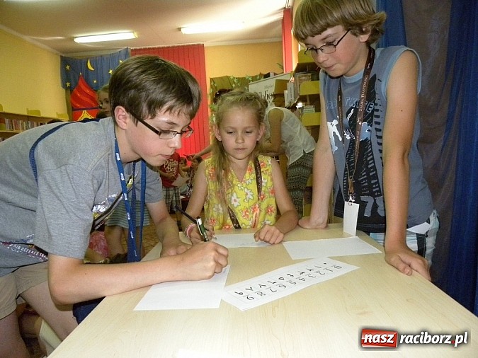 Zdjęcie w galerii na portalu naszraciborz.pl: Lato w bibliotece: W Persji i Babilonii wiadomości z regionu