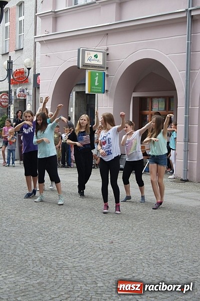 Zdjęcie w galerii na portalu naszraciborz.pl: Wystąpili z pokazem tanecznym przy RCI wiadomości z regionu