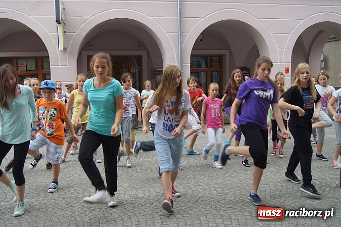 Zdjęcie w galerii na portalu naszraciborz.pl: Wystąpili z pokazem tanecznym przy RCI wiadomości z regionu