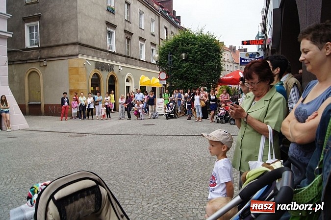 Zdjęcie w galerii na portalu naszraciborz.pl: Wystąpili z pokazem tanecznym przy RCI wiadomości z regionu