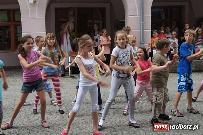 Zdjęcie w galerii na portalu naszraciborz.pl: Wystąpili z pokazem tanecznym przy RCI wiadomości z regionu