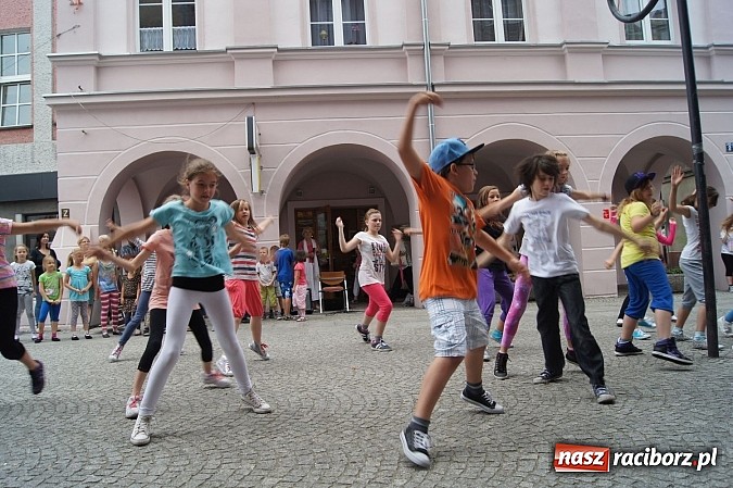 Zdjęcie w galerii na portalu naszraciborz.pl: Wystąpili z pokazem tanecznym przy RCI wiadomości z regionu
