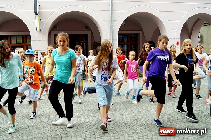 Zdjęcie w galerii na portalu naszraciborz.pl: Wystąpili z pokazem tanecznym przy RCI wiadomości z regionu