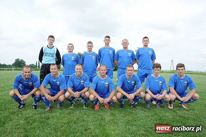 Zdjęcie w galerii na portalu naszraciborz.pl: Kolejny puchar w rękach Pawłowa wiadomości z regionu