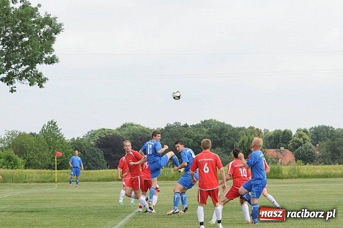 Zdjęcie w galerii na portalu naszraciborz.pl: Kolejny puchar w rękach Pawłowa wiadomości z regionu