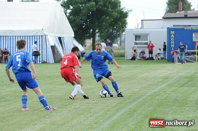 Zdjęcie w galerii na portalu naszraciborz.pl: Kolejny puchar w rękach Pawłowa wiadomości z regionu