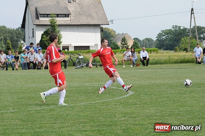 Zdjęcie w galerii na portalu naszraciborz.pl: Kolejny puchar w rękach Pawłowa wiadomości z regionu