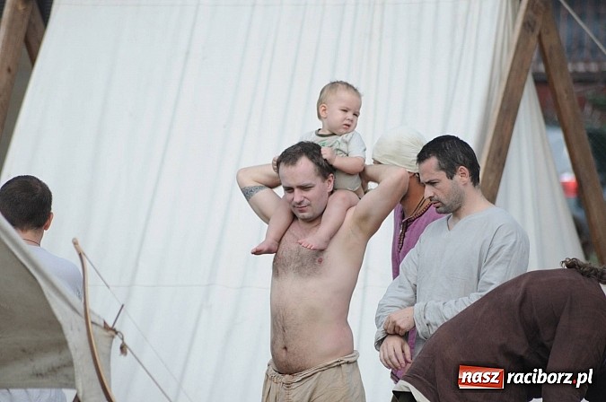 Zdjęcie w galerii na portalu naszraciborz.pl: Na Ostrogu trwa V Raciborski Festiwal Średniowieczny. Co w niedzielę? wiadomości z regionu