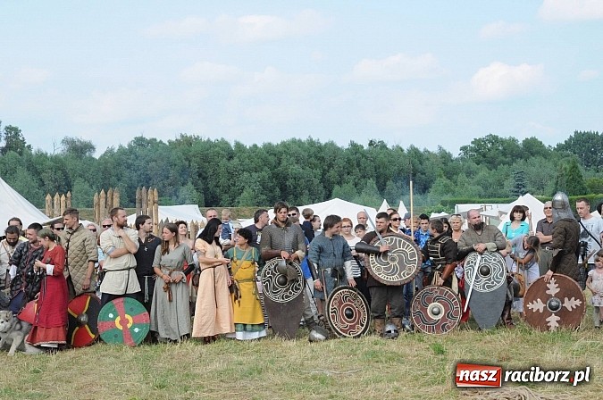 Zdjęcie w galerii na portalu naszraciborz.pl: Na Ostrogu trwa V Raciborski Festiwal Średniowieczny. Co w niedzielę? wiadomości z regionu