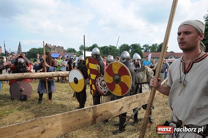 Zdjęcie w galerii na portalu naszraciborz.pl: Na Ostrogu trwa V Raciborski Festiwal Średniowieczny. Co w niedzielę? wiadomości z regionu