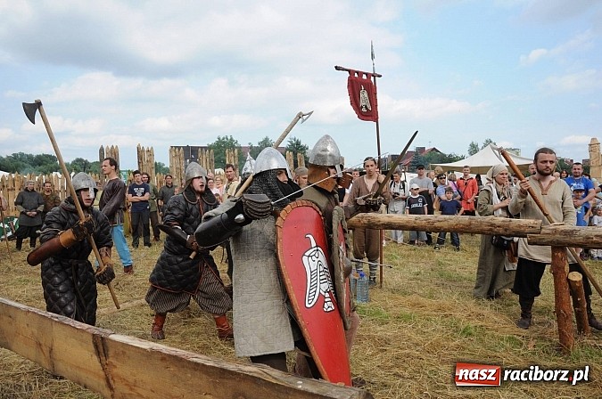 Zdjęcie w galerii na portalu naszraciborz.pl: Na Ostrogu trwa V Raciborski Festiwal Średniowieczny. Co w niedzielę? wiadomości z regionu