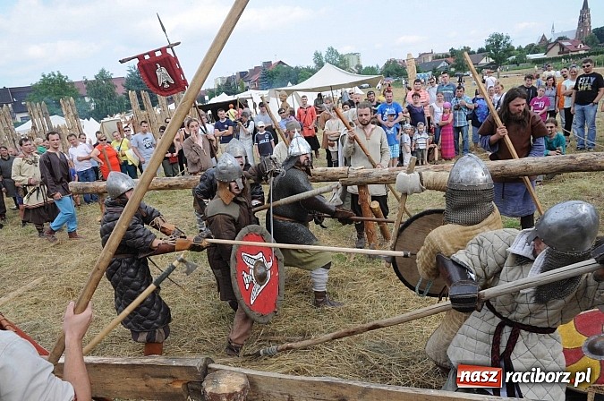 Zdjęcie w galerii na portalu naszraciborz.pl: Na Ostrogu trwa V Raciborski Festiwal Średniowieczny. Co w niedzielę? wiadomości z regionu