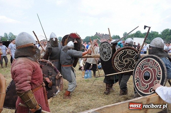 Zdjęcie w galerii na portalu naszraciborz.pl: Na Ostrogu trwa V Raciborski Festiwal Średniowieczny. Co w niedzielę? wiadomości z regionu