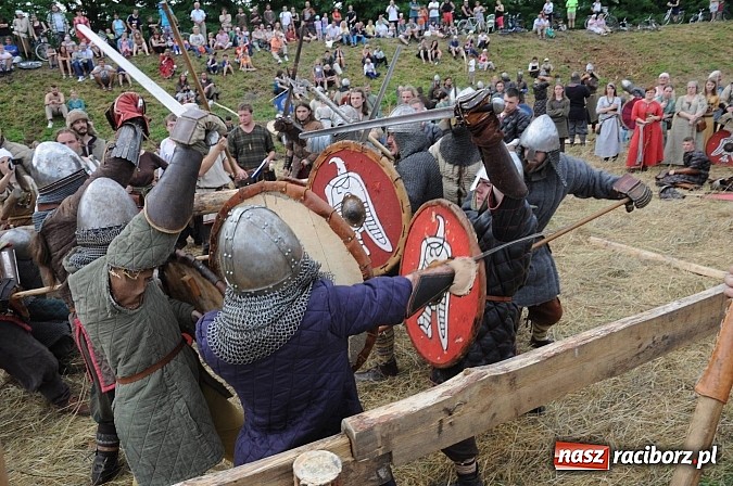 Zdjęcie w galerii na portalu naszraciborz.pl: Na Ostrogu trwa V Raciborski Festiwal Średniowieczny. Co w niedzielę? wiadomości z regionu