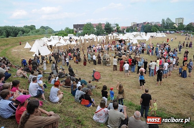 Zdjęcie w galerii na portalu naszraciborz.pl: Na Ostrogu trwa V Raciborski Festiwal Średniowieczny. Co w niedzielę? wiadomości z regionu