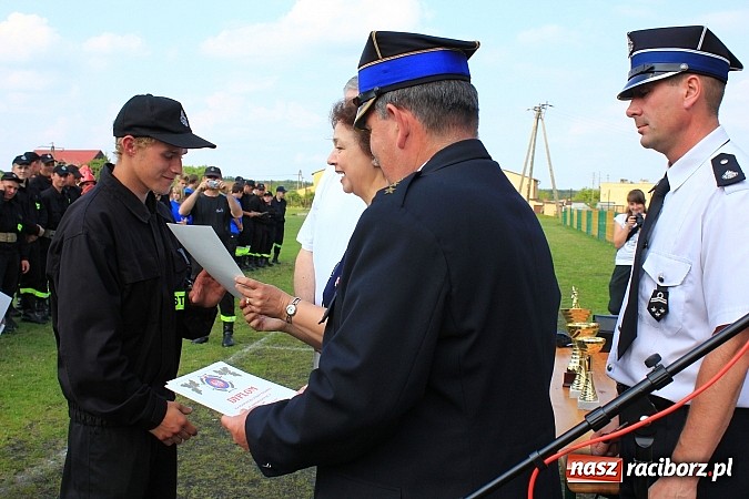 Zdjęcie w galerii na portalu naszraciborz.pl: OSP Turze z pucharem burmistrza gminy wiadomości z regionu