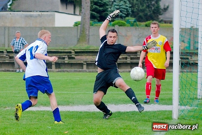 Zdjęcie w galerii na portalu naszraciborz.pl: Zespół Tworkowa pewnie wygrał grupę. Zagra w finale z obrońcą tytułu wiadomości z regionu
