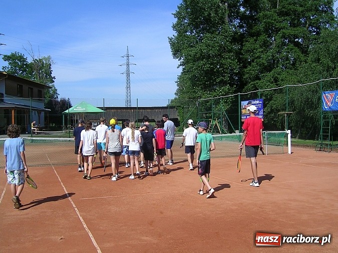 Zdjęcie w galerii na portalu naszraciborz.pl: Tenisiści TKKF Rafako pozdrawiają z wakacji wiadomości z regionu