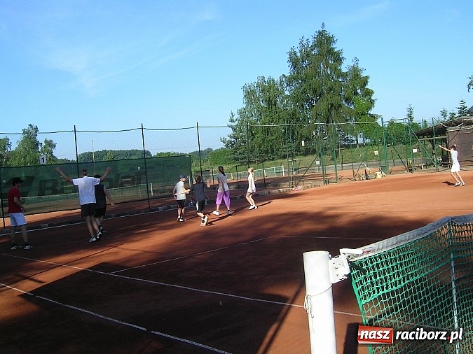 Zdjęcie w galerii na portalu naszraciborz.pl: Tenisiści TKKF Rafako pozdrawiają z wakacji wiadomości z regionu