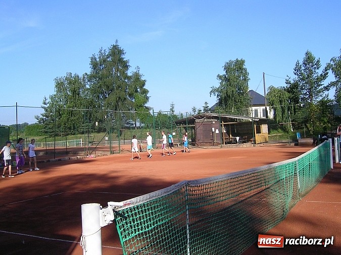 Zdjęcie w galerii na portalu naszraciborz.pl: Tenisiści TKKF Rafako pozdrawiają z wakacji wiadomości z regionu