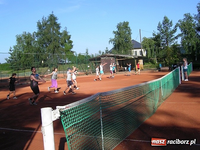 Zdjęcie w galerii na portalu naszraciborz.pl: Tenisiści TKKF Rafako pozdrawiają z wakacji wiadomości z regionu