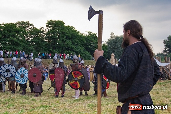 Zdjęcie w galerii na portalu naszraciborz.pl: W Raciborzu starły się hufce z całej Polski wiadomości z regionu