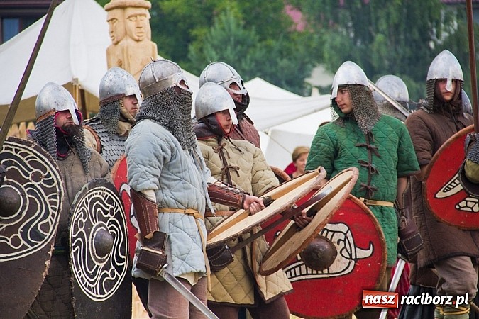 Zdjęcie w galerii na portalu naszraciborz.pl: W Raciborzu starły się hufce z całej Polski wiadomości z regionu
