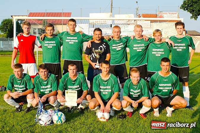 Zdjęcie w galerii na portalu naszraciborz.pl: Młodzież Krzyżanowic obroniła trofeum. Decydowały rzuty karne wiadomości z regionu