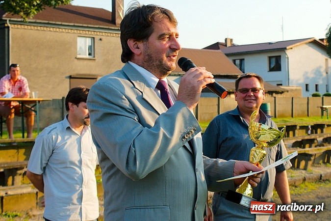 Zdjęcie w galerii na portalu naszraciborz.pl: Młodzież Krzyżanowic obroniła trofeum. Decydowały rzuty karne wiadomości z regionu