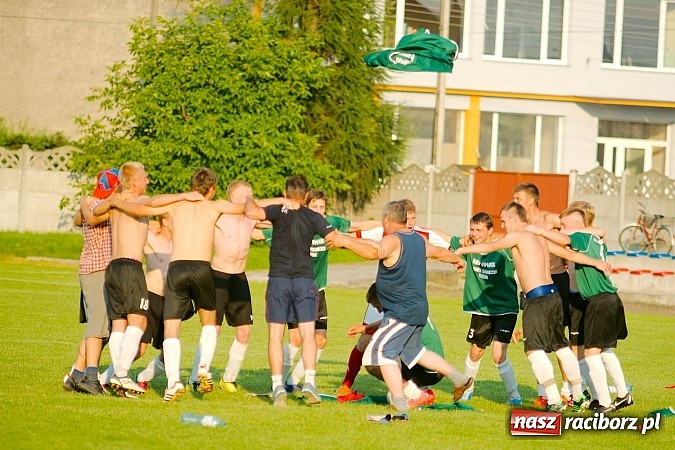 Zdjęcie w galerii na portalu naszraciborz.pl: Młodzież Krzyżanowic obroniła trofeum. Decydowały rzuty karne wiadomości z regionu