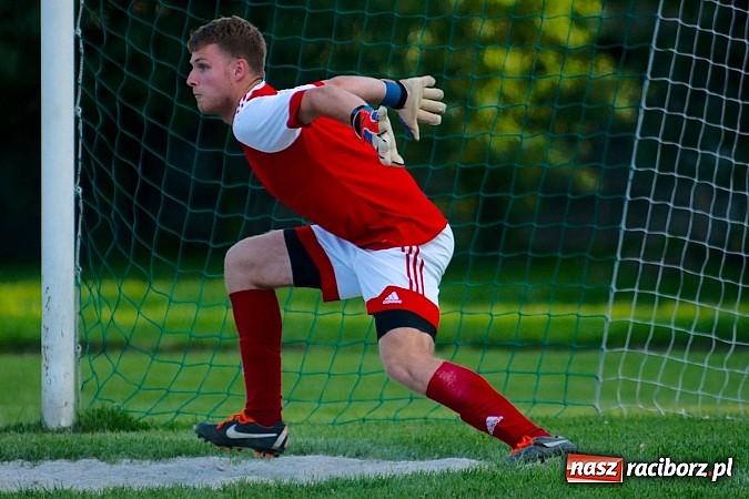 Zdjęcie w galerii na portalu naszraciborz.pl: Młodzież Krzyżanowic obroniła trofeum. Decydowały rzuty karne wiadomości z regionu