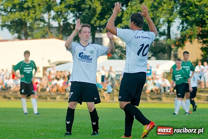 Zdjęcie w galerii na portalu naszraciborz.pl: Młodzież Krzyżanowic obroniła trofeum. Decydowały rzuty karne wiadomości z regionu