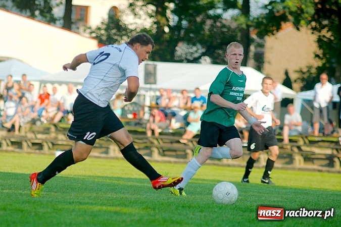 Zdjęcie w galerii na portalu naszraciborz.pl: Młodzież Krzyżanowic obroniła trofeum. Decydowały rzuty karne wiadomości z regionu