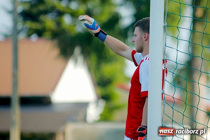 Zdjęcie w galerii na portalu naszraciborz.pl: Młodzież Krzyżanowic obroniła trofeum. Decydowały rzuty karne wiadomości z regionu