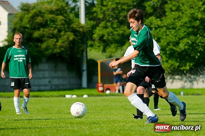 Zdjęcie w galerii na portalu naszraciborz.pl: Młodzież Krzyżanowic obroniła trofeum. Decydowały rzuty karne wiadomości z regionu