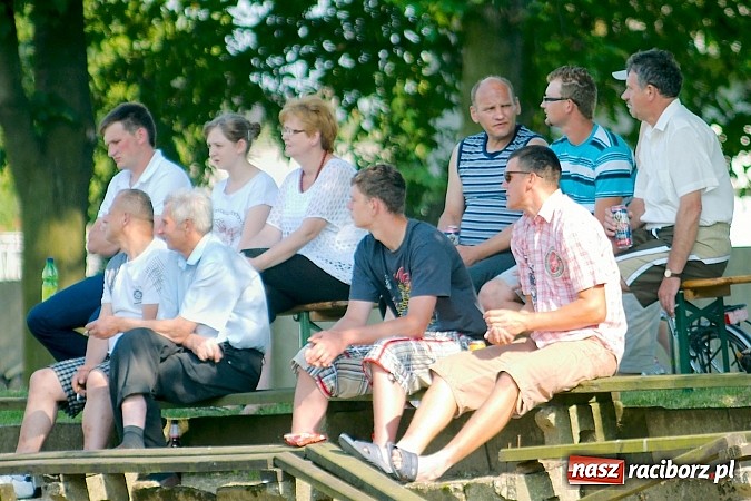 Zdjęcie w galerii na portalu naszraciborz.pl: Młodzież Krzyżanowic obroniła trofeum. Decydowały rzuty karne wiadomości z regionu