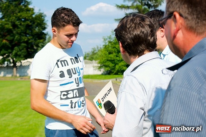 Zdjęcie w galerii na portalu naszraciborz.pl: Młodzież Krzyżanowic obroniła trofeum. Decydowały rzuty karne wiadomości z regionu