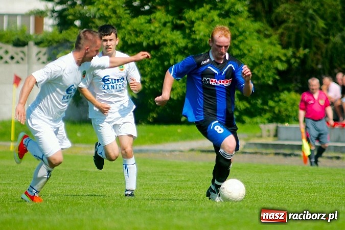 Zdjęcie w galerii na portalu naszraciborz.pl: Młodzież Krzyżanowic obroniła trofeum. Decydowały rzuty karne wiadomości z regionu