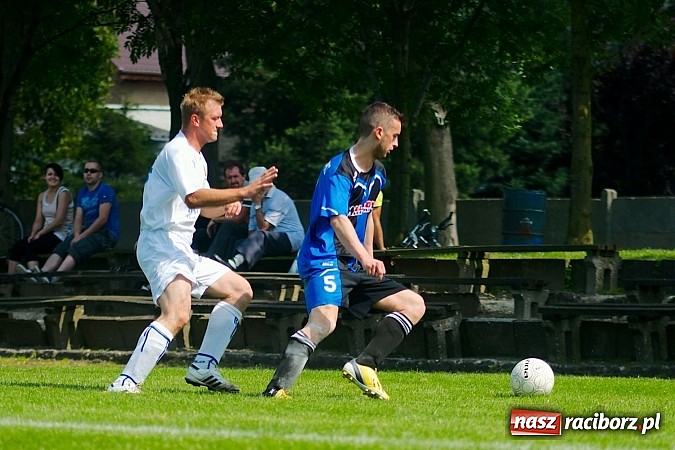Zdjęcie w galerii na portalu naszraciborz.pl: Młodzież Krzyżanowic obroniła trofeum. Decydowały rzuty karne wiadomości z regionu