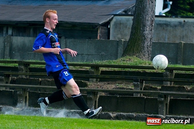 Zdjęcie w galerii na portalu naszraciborz.pl: Młodzież Krzyżanowic obroniła trofeum. Decydowały rzuty karne wiadomości z regionu