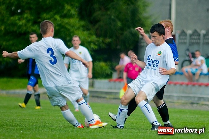 Zdjęcie w galerii na portalu naszraciborz.pl: Młodzież Krzyżanowic obroniła trofeum. Decydowały rzuty karne wiadomości z regionu