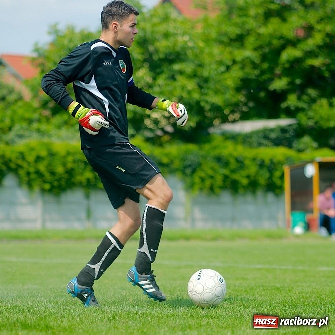 Zdjęcie w galerii na portalu naszraciborz.pl: Młodzież Krzyżanowic obroniła trofeum. Decydowały rzuty karne wiadomości z regionu