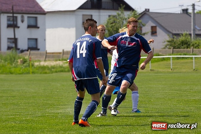 Zdjęcie w galerii na portalu naszraciborz.pl: Studzienna z pucharem prezydenta wiadomości z regionu