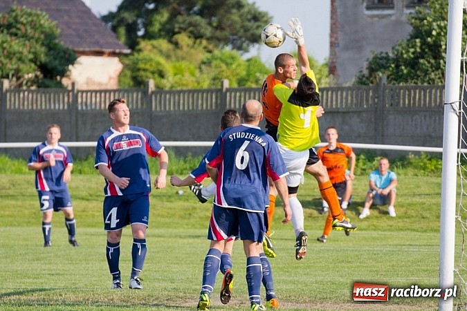 Zdjęcie w galerii na portalu naszraciborz.pl: Studzienna z pucharem prezydenta wiadomości z regionu