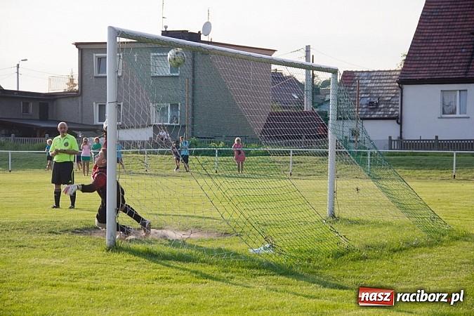 Zdjęcie w galerii na portalu naszraciborz.pl: Studzienna z pucharem prezydenta wiadomości z regionu