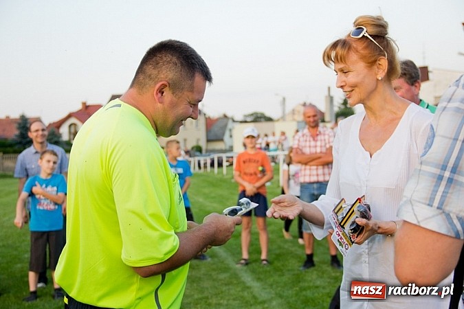 Zdjęcie w galerii na portalu naszraciborz.pl: Studzienna z pucharem prezydenta wiadomości z regionu