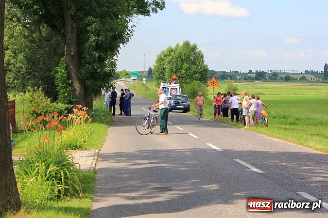 Zdjęcie w galerii na portalu naszraciborz.pl: Kierowca vw golfa miał dużo szczęścia. Poważne zdarzenie w Bojanowie wiadomości z regionu