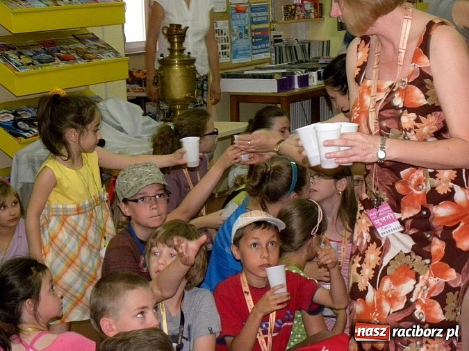 Zdjęcie w galerii na portalu naszraciborz.pl: Kazaczok przy samowarze wiadomości z regionu