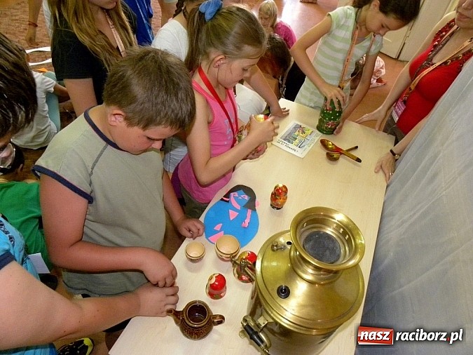 Zdjęcie w galerii na portalu naszraciborz.pl: Kazaczok przy samowarze wiadomości z regionu